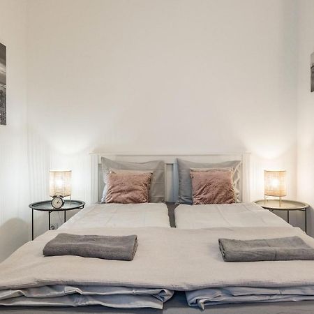 Industrial Fantasy Apartment 布达佩斯 外观 照片