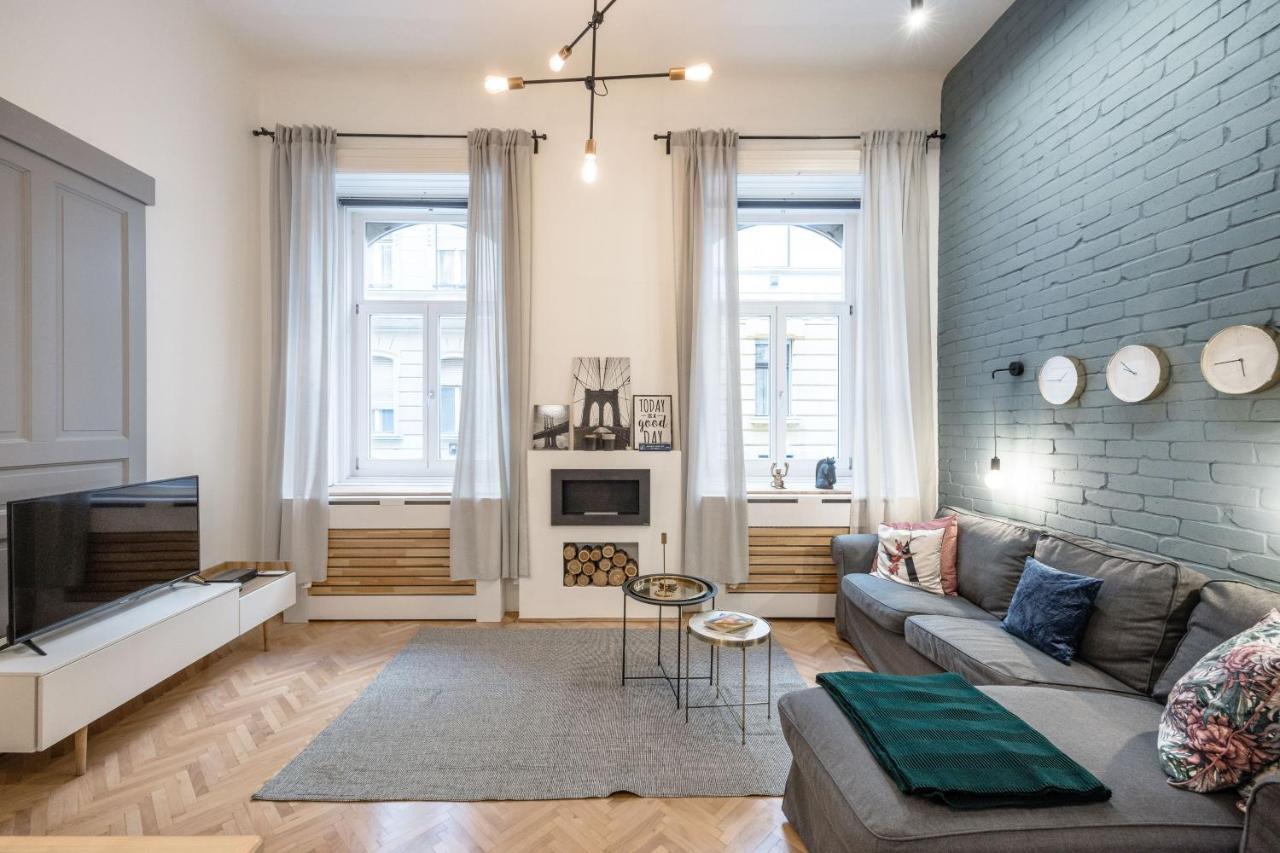 Industrial Fantasy Apartment 布达佩斯 外观 照片