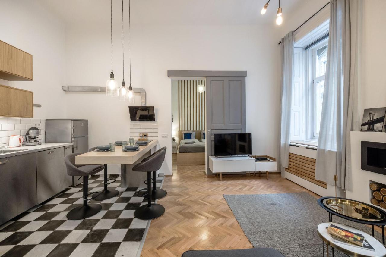 Industrial Fantasy Apartment 布达佩斯 外观 照片